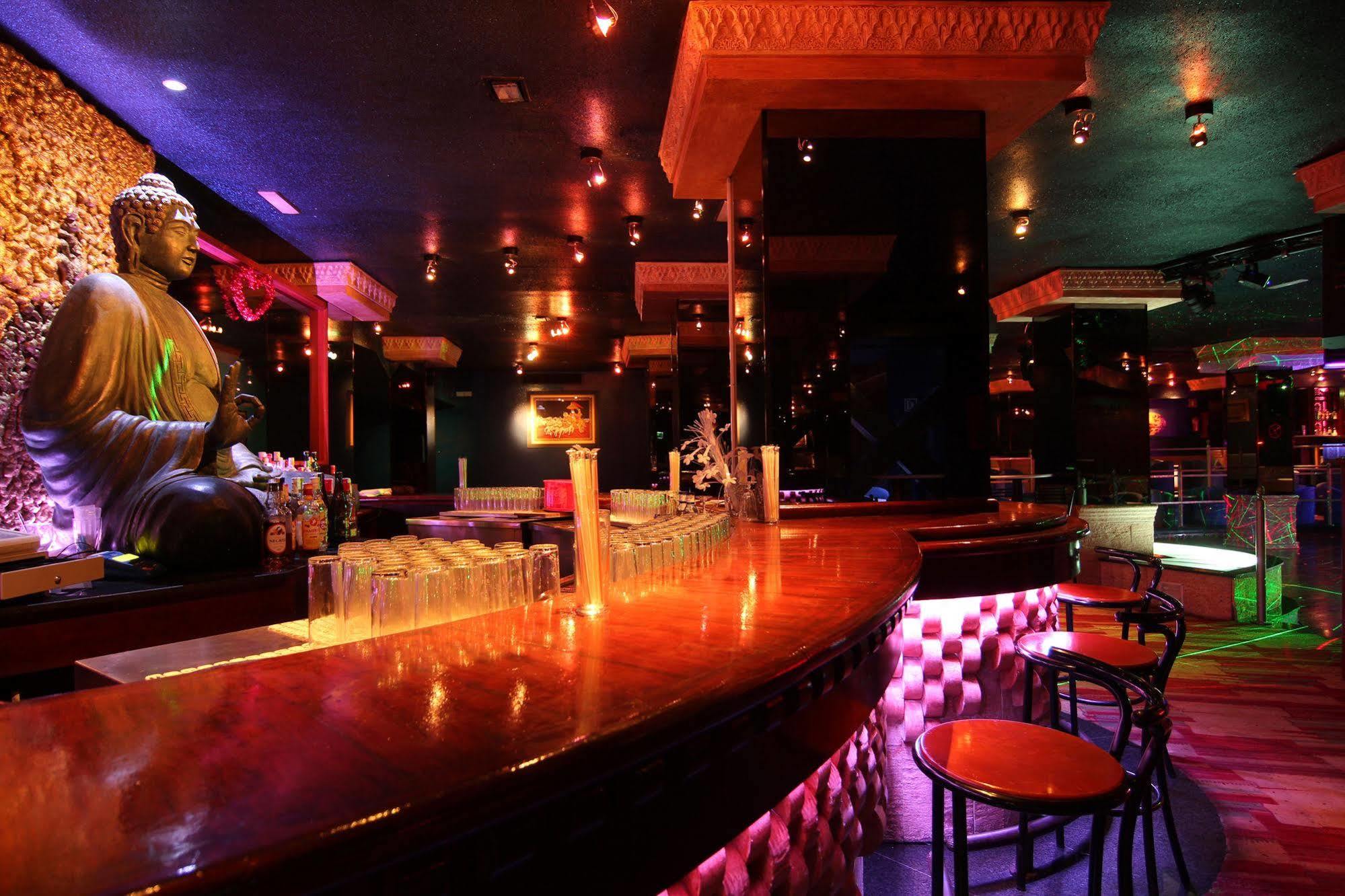 Hotel East By Pierre & 4*